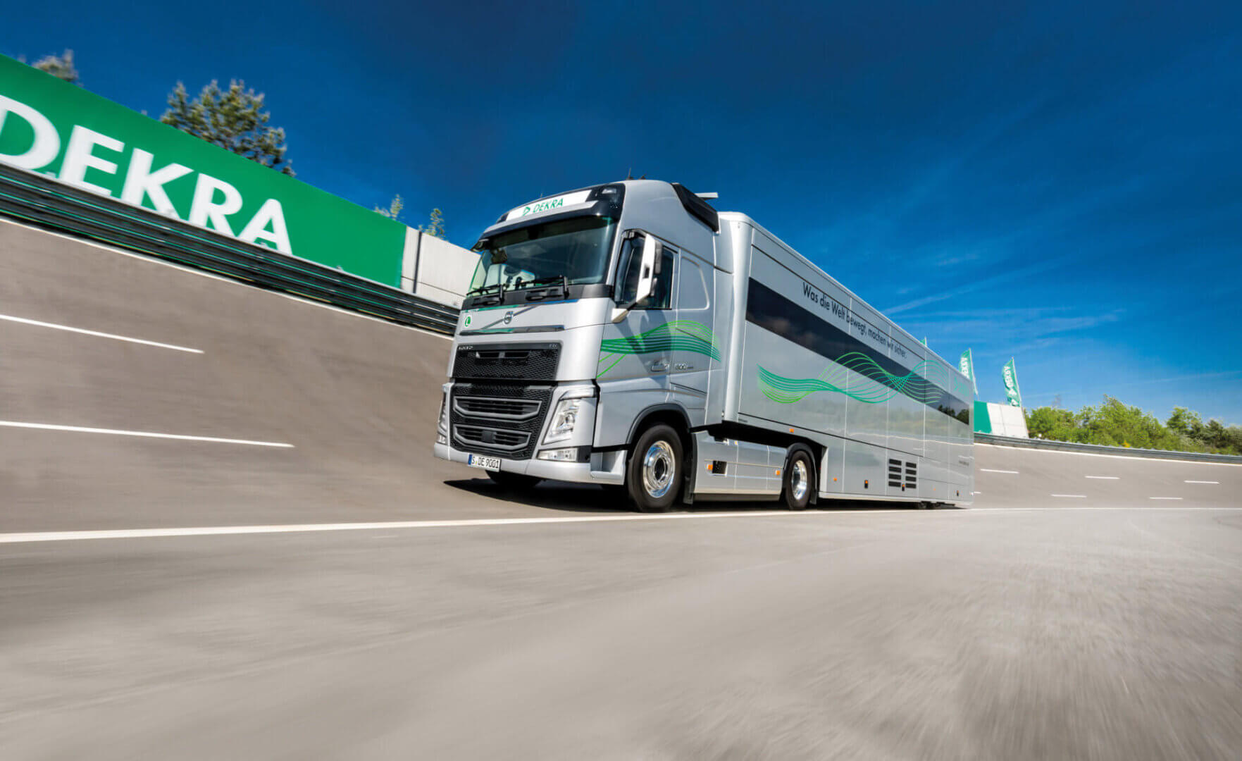 Nutzfahrzeug beim Fahrsicherheitstraining auf dem DEKRA Lausitzring